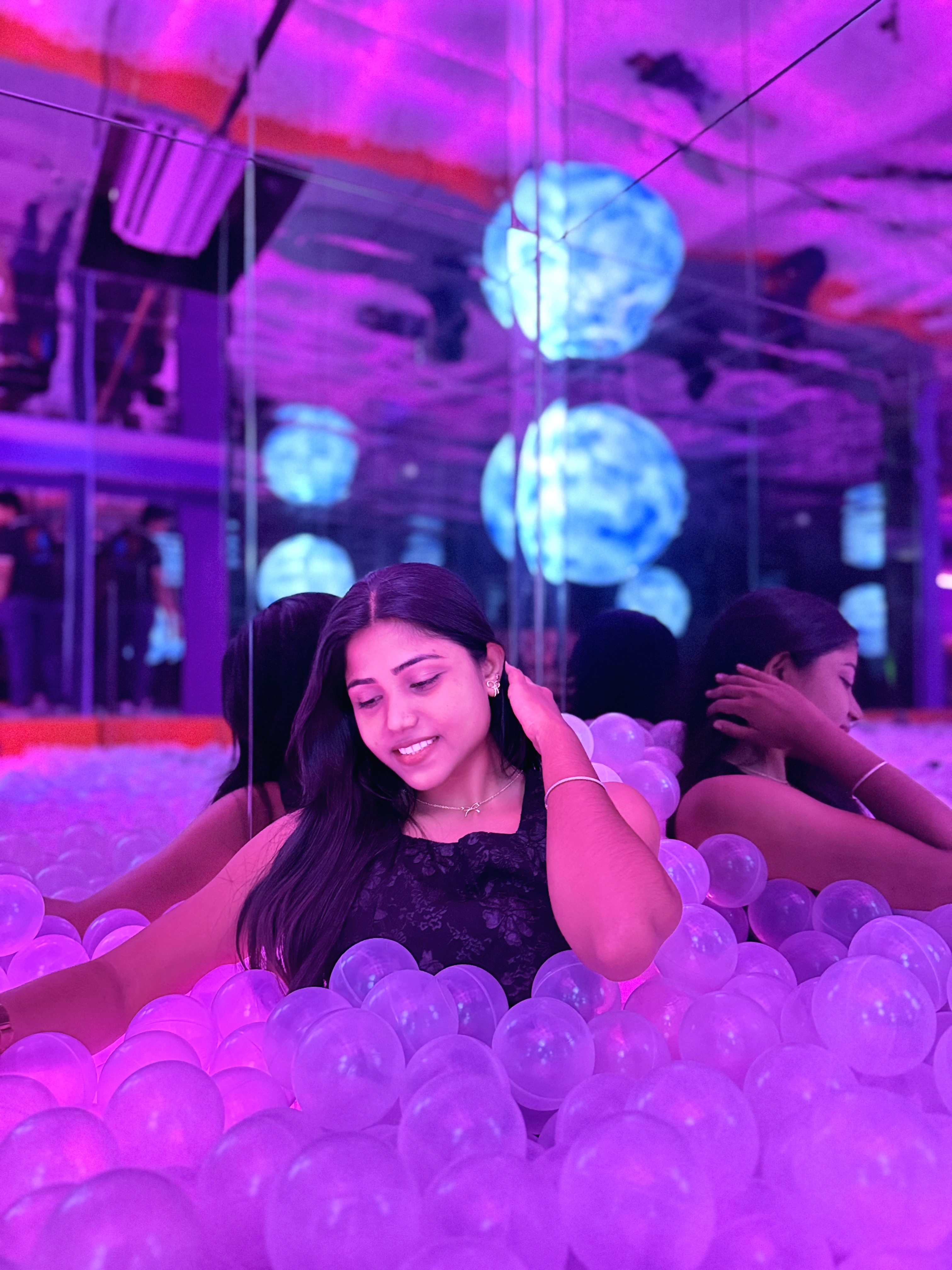 Mirror maze